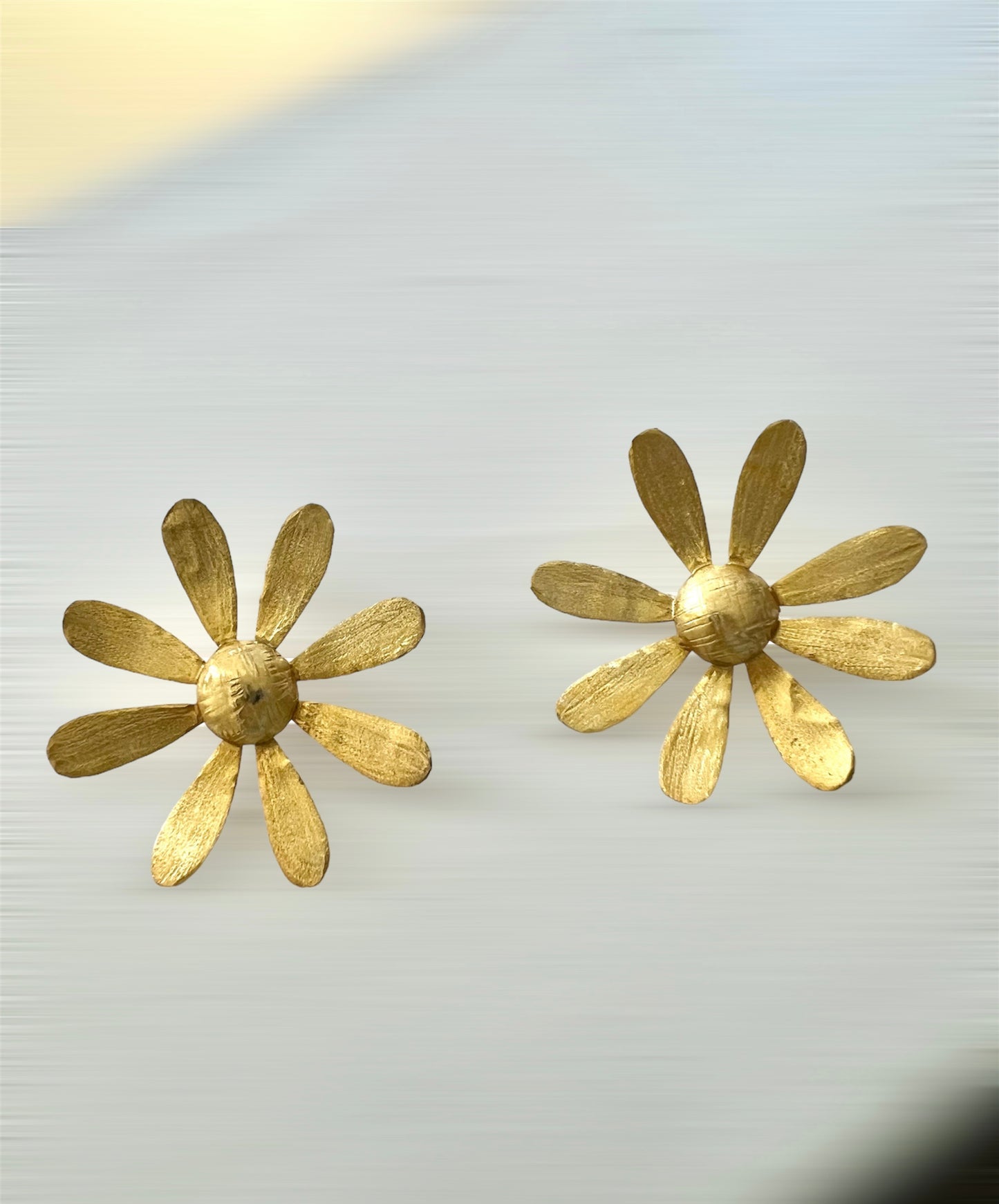 Daisy flower handmade earrings